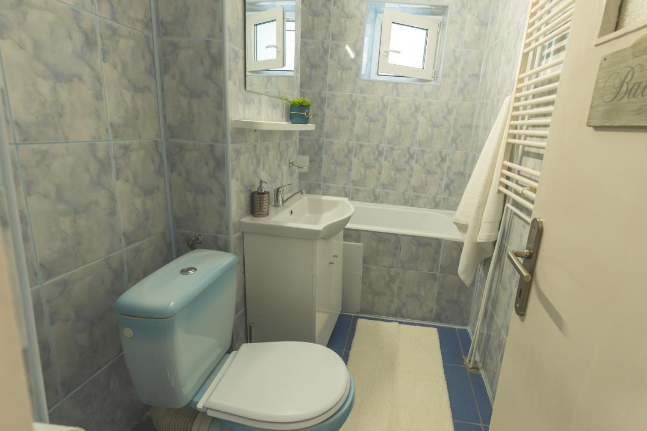 Luxury 2 Bedroom Holiday Apartment Piteşti Kültér fotó