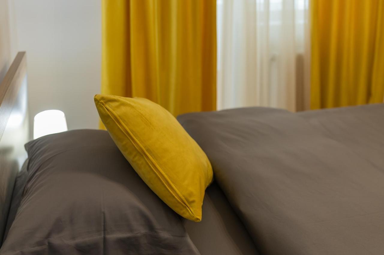Luxury 2 Bedroom Holiday Apartment Piteşti Kültér fotó
