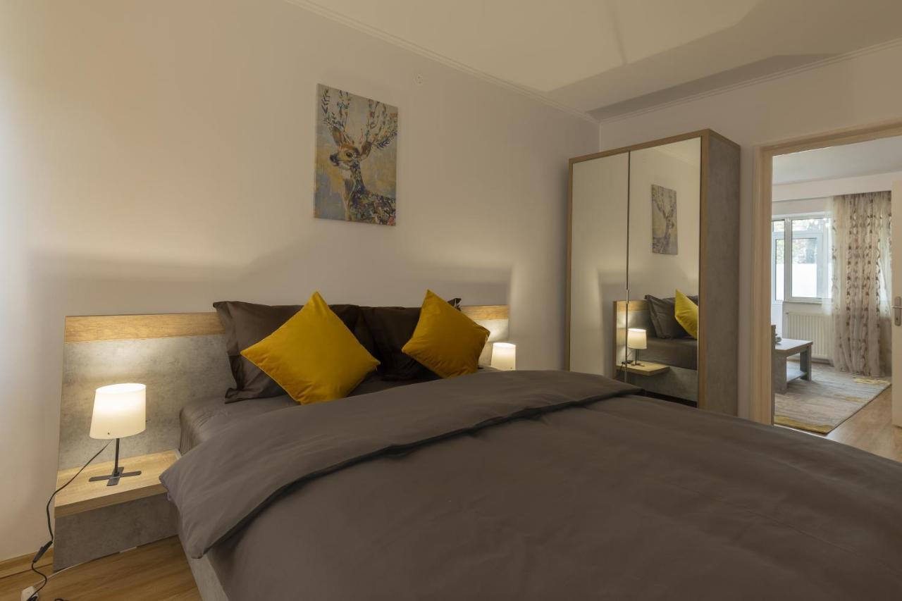 Luxury 2 Bedroom Holiday Apartment Piteşti Kültér fotó
