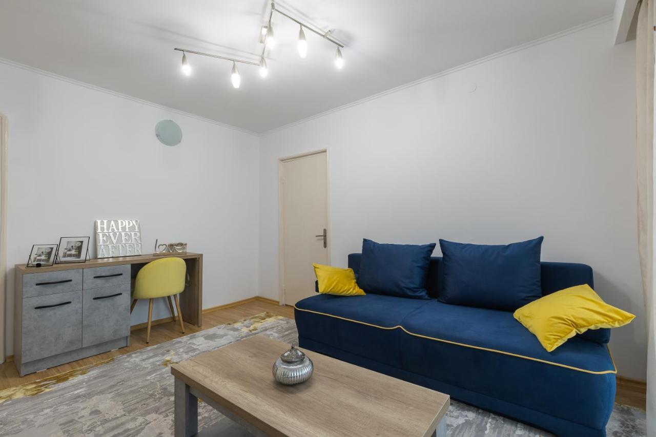 Luxury 2 Bedroom Holiday Apartment Piteşti Kültér fotó