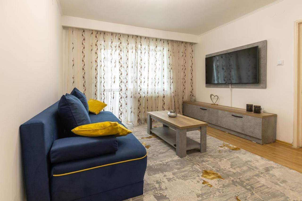 Luxury 2 Bedroom Holiday Apartment Piteşti Kültér fotó