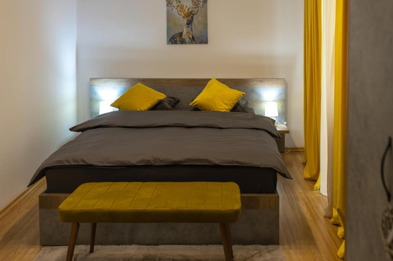 Luxury 2 Bedroom Holiday Apartment Piteşti Kültér fotó