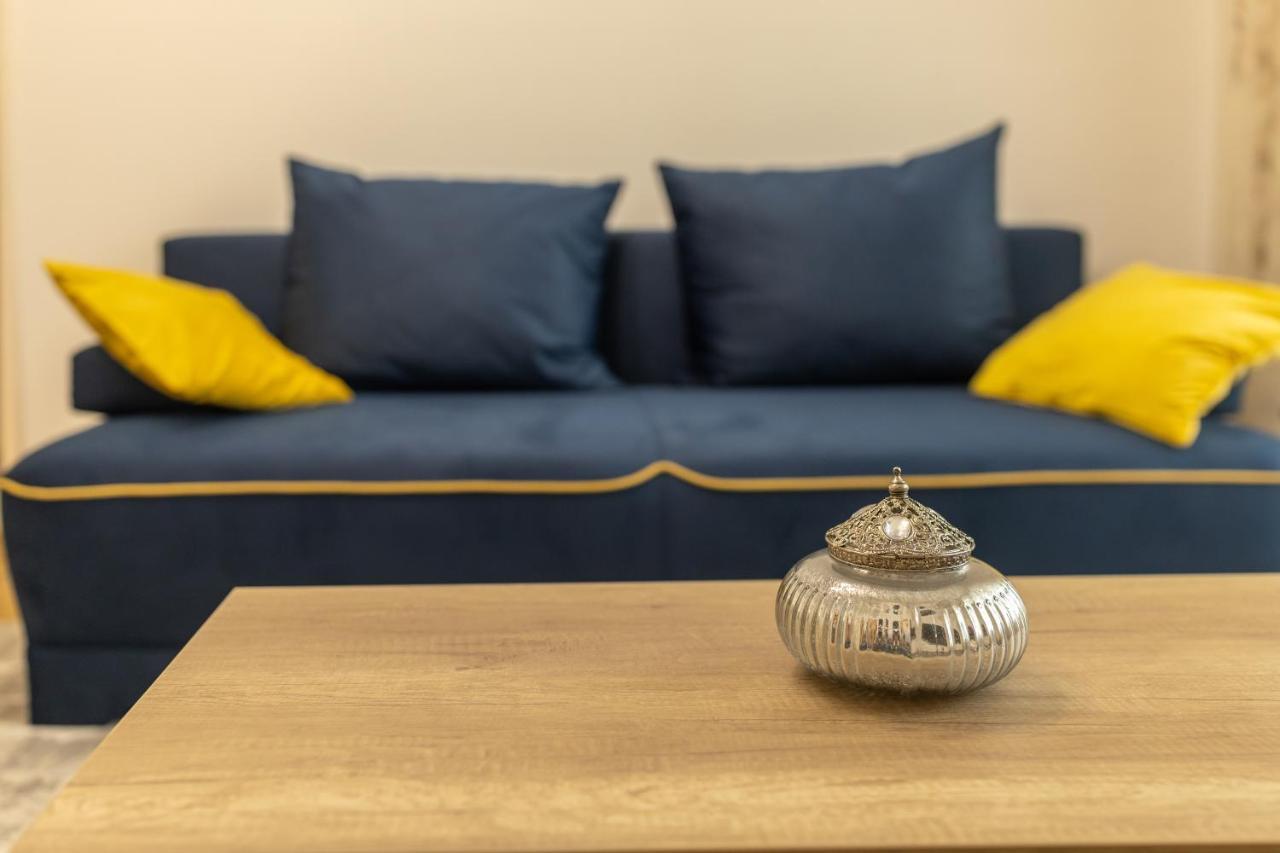 Luxury 2 Bedroom Holiday Apartment Piteşti Kültér fotó