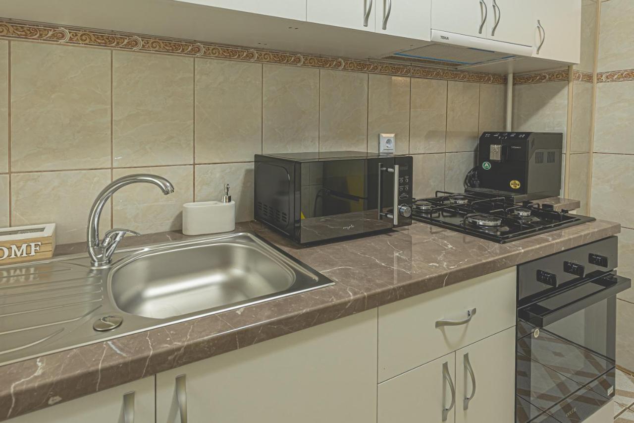 Luxury 2 Bedroom Holiday Apartment Piteşti Kültér fotó